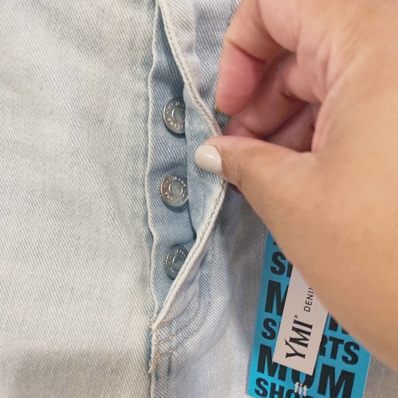 NWT Women's Mom Fit High Rise Festival Shorts, size 9/29 - Picture 5 of 8